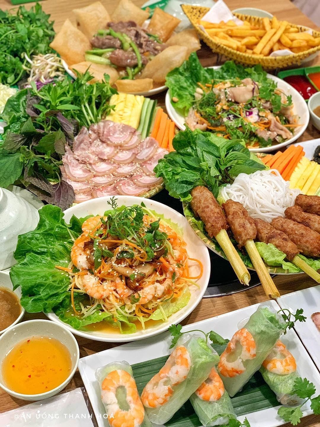 ĂN CỰC ĐÃ CÙNG ROLL HOUSE