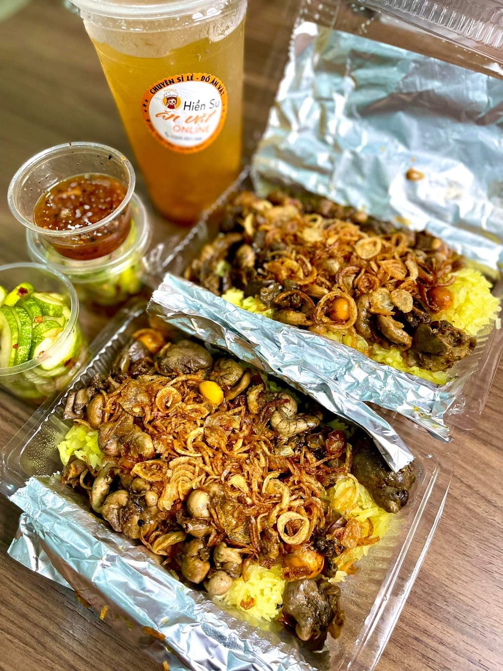 QUÁN ĂN VẶT CÓ MENU ĐẦY ĐỦ NHƯ "BÁCH KHOA TOÀN THƯ"